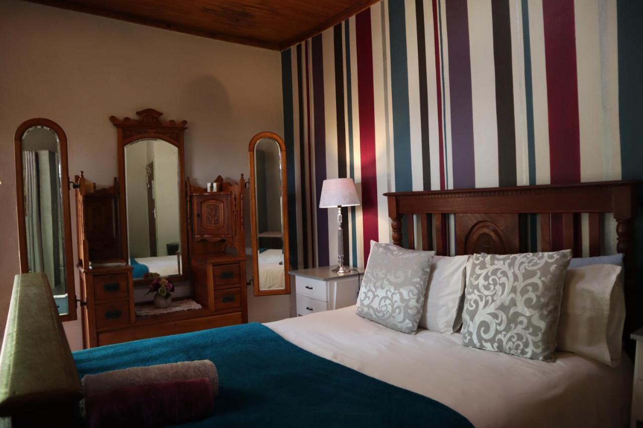 Rocks & Roses Farm Stay Lochiel Екстериор снимка