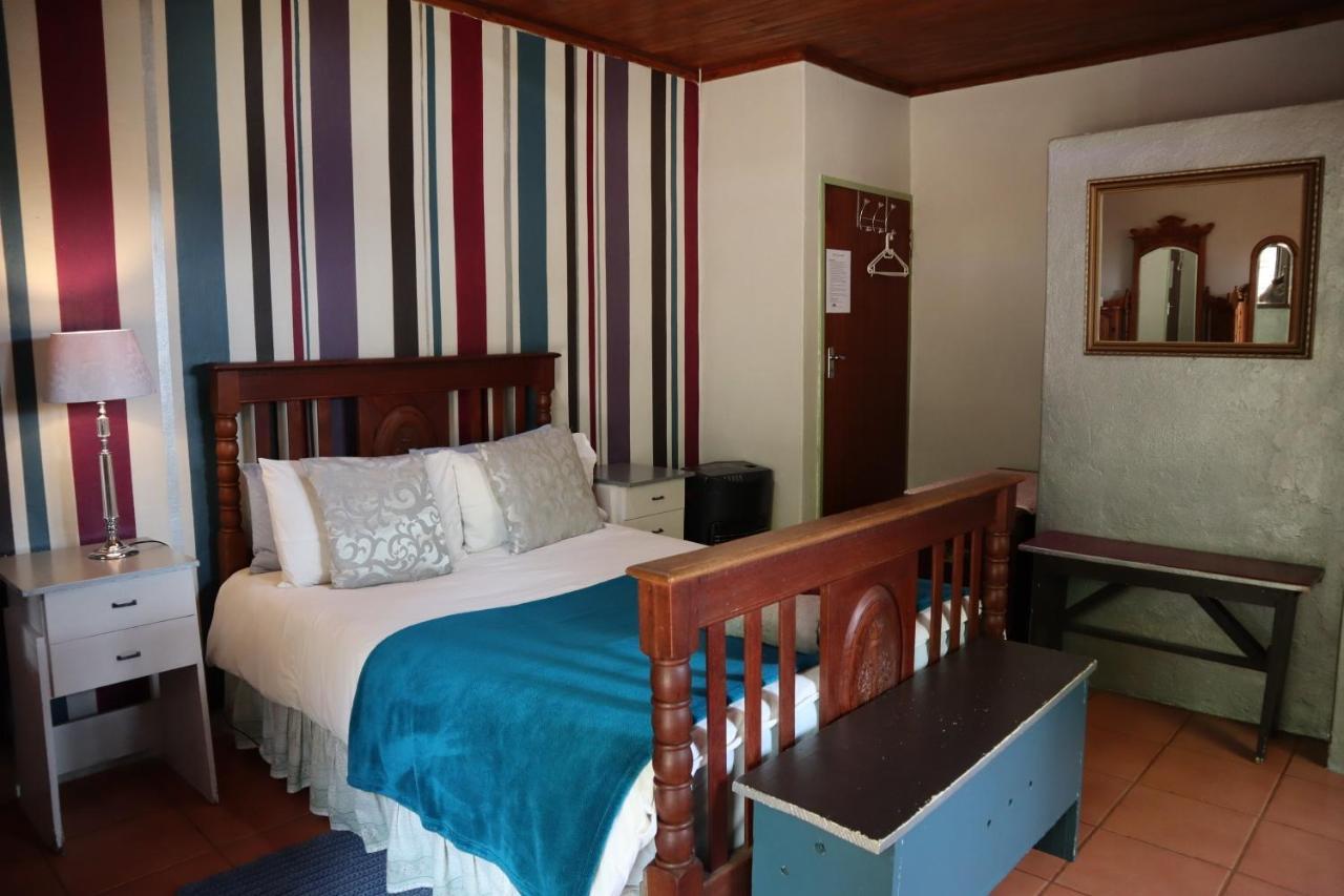 Rocks & Roses Farm Stay Lochiel Екстериор снимка
