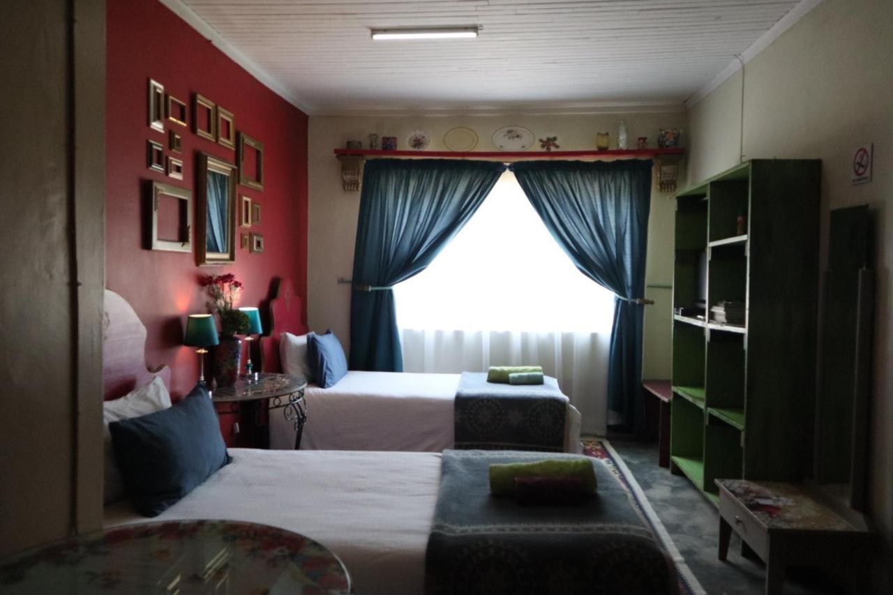 Rocks & Roses Farm Stay Lochiel Екстериор снимка