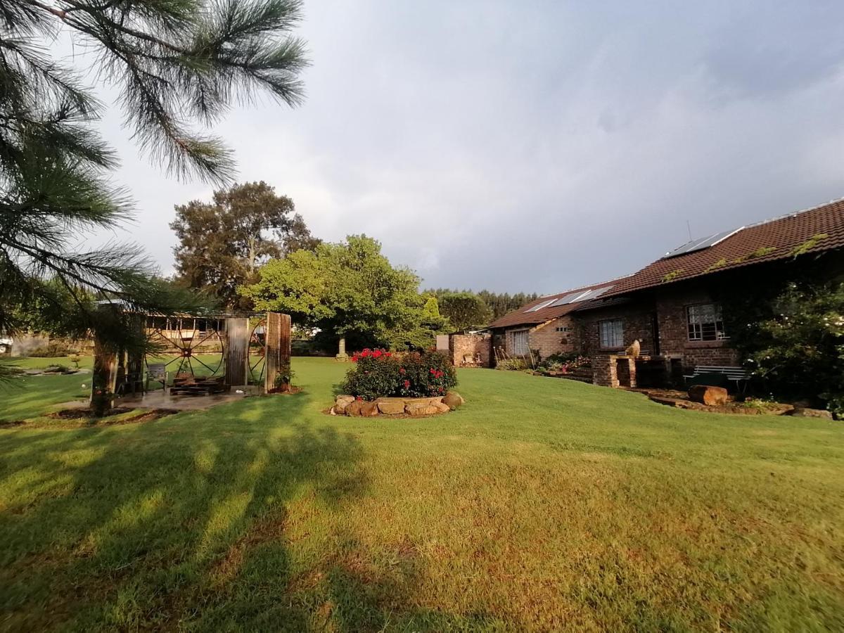 Rocks & Roses Farm Stay Lochiel Екстериор снимка