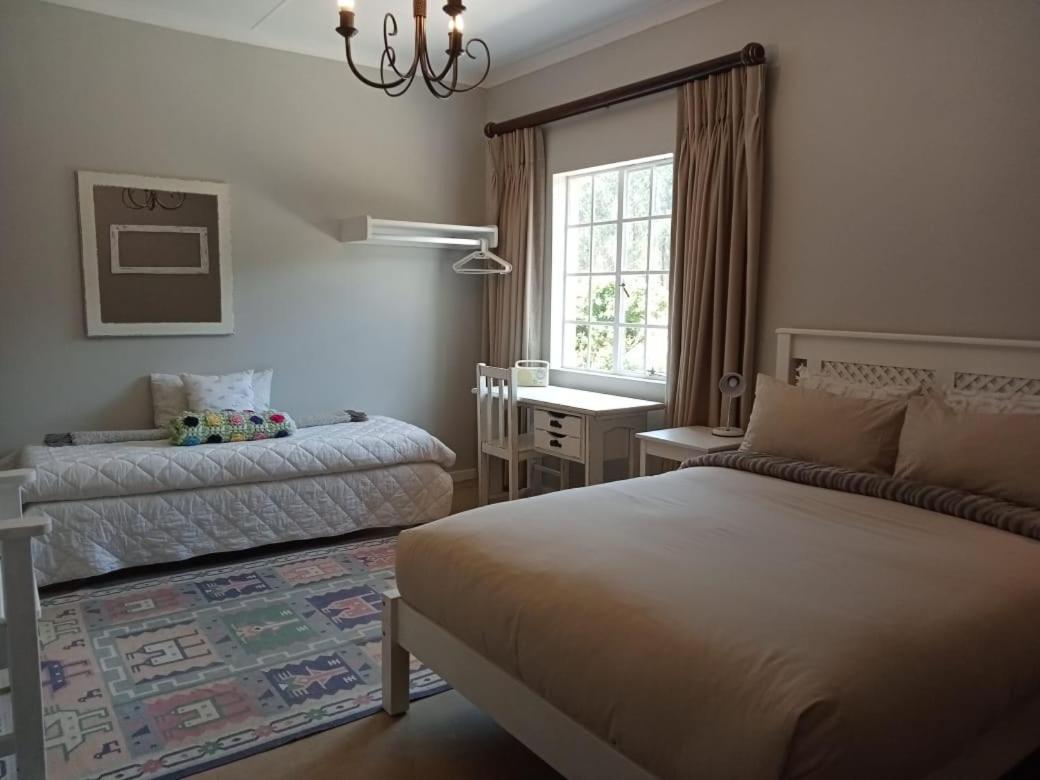 Rocks & Roses Farm Stay Lochiel Екстериор снимка