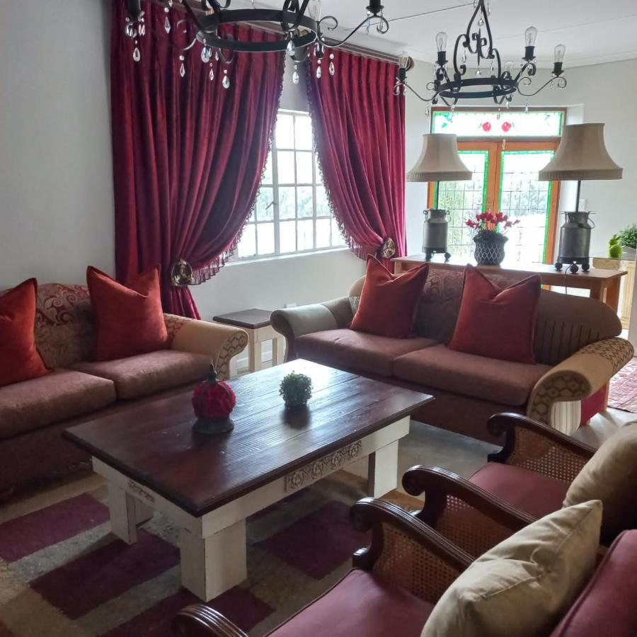 Rocks & Roses Farm Stay Lochiel Екстериор снимка