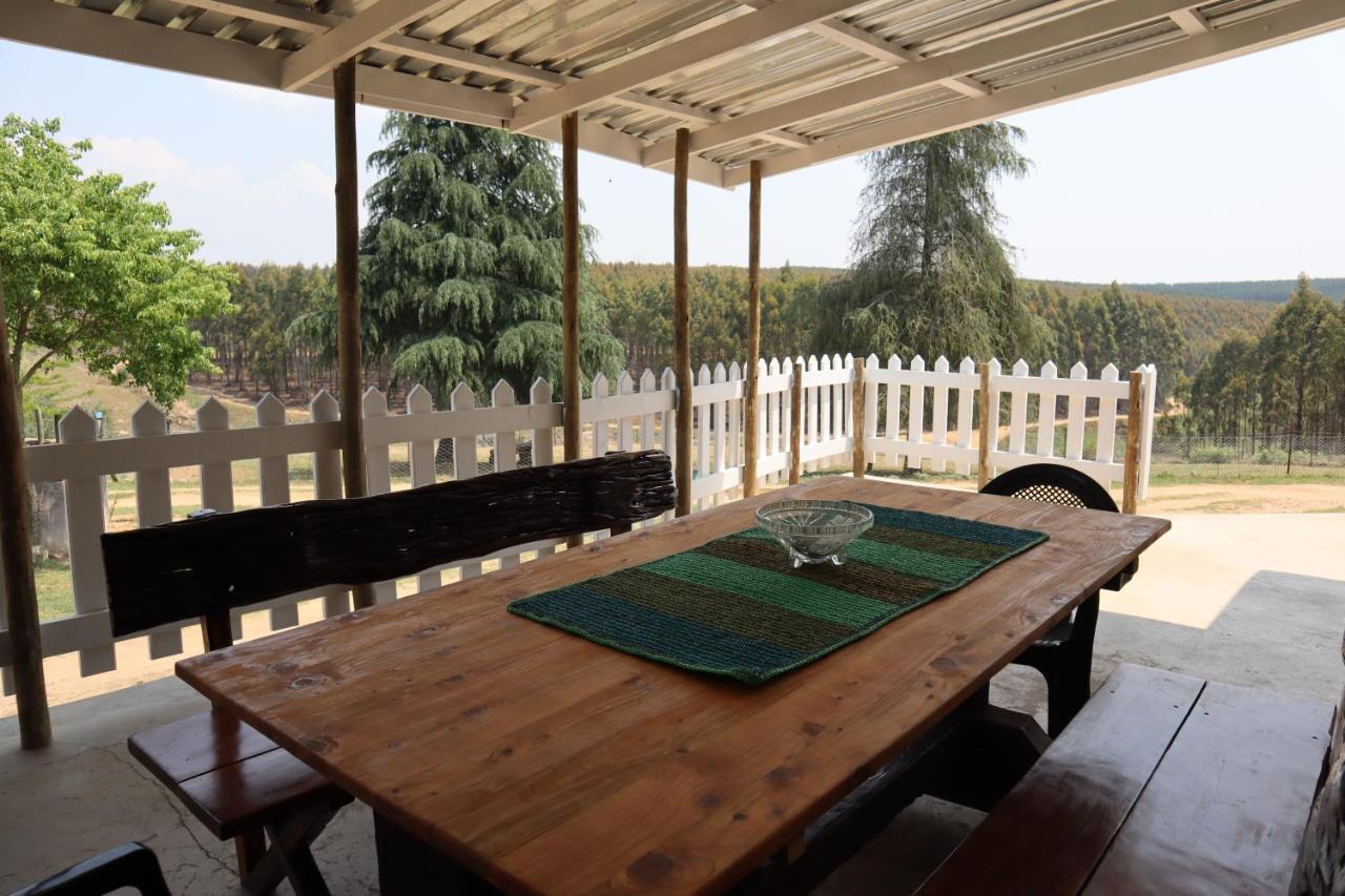 Rocks & Roses Farm Stay Lochiel Екстериор снимка