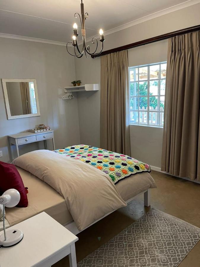 Rocks & Roses Farm Stay Lochiel Екстериор снимка